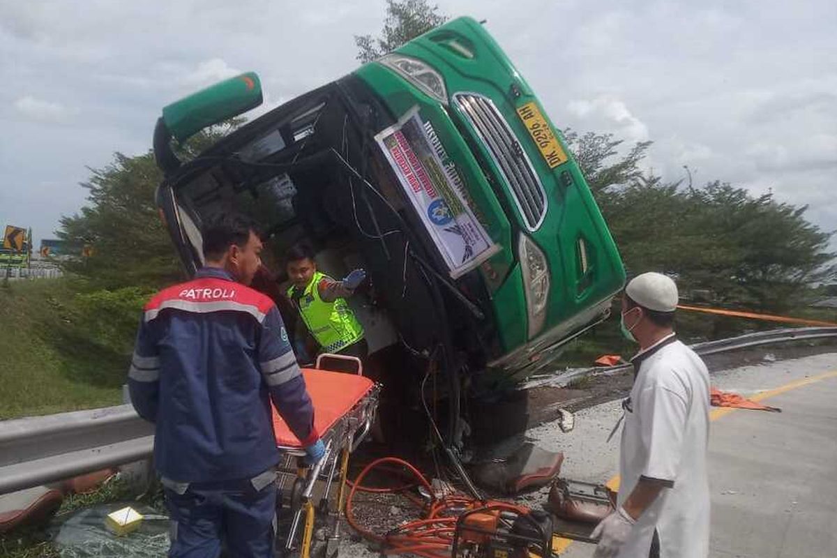 Kronologi Kecelakaan Bus di Tol Pemalang: Dugaan Rem Blong dan Sebabkan 4 Penumpang Tewas
