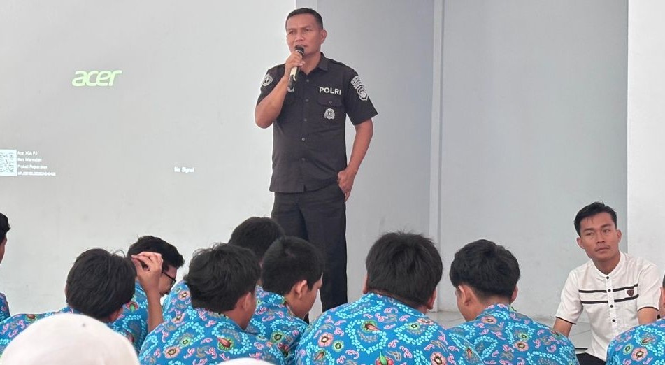 Bidhumas Polda Bengkulu Edukasi Pelajar SMK Negeri 3 tentang Bahaya Cyberbullying