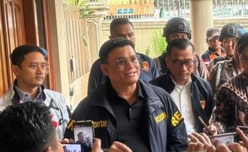 PENANGANAN PERKARA/PENYIDIKAN OLEH TIM PENYIDIK DITTIPIDEKSUS BARESKRIM POLRI TERHADAP DUGAAN TINDAK PIDANA PENCUCIAN UANG  (TPPU) DENGAN TINDAK PIDANA ASAL (TPA) TINDAK PIDANA SECARA BERSAMA-SAMA MENAMPUNG, MEMANFAATKAN, MELAKUKAN PENGOLAHAN DAN ATAU PEMURNIAN, PENGANGKUTAN DAN PENJUALAN EMAS YANG BERASAL DARI PERTAMBANGAN TANPA IZIN (PETI)