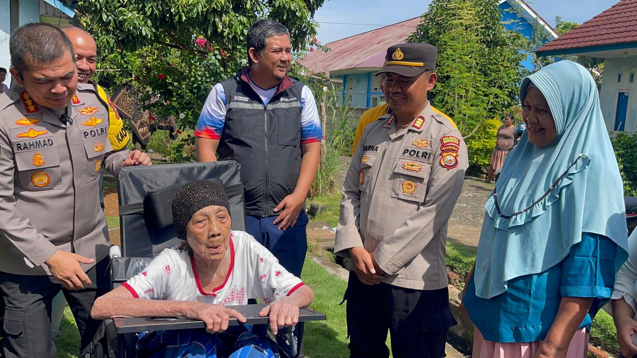Kapolresta Bengkulu bersama Stakeholder Hadirkan Harapan, 12 Warga Terima Kursi Roda Bantuan Kemanusiaan