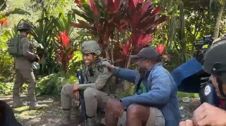 Menembus Medan Puncak Jaya, Patroli Humanis Satgas Damai Cartenz Hadirkan Rasa Aman bagi Warga