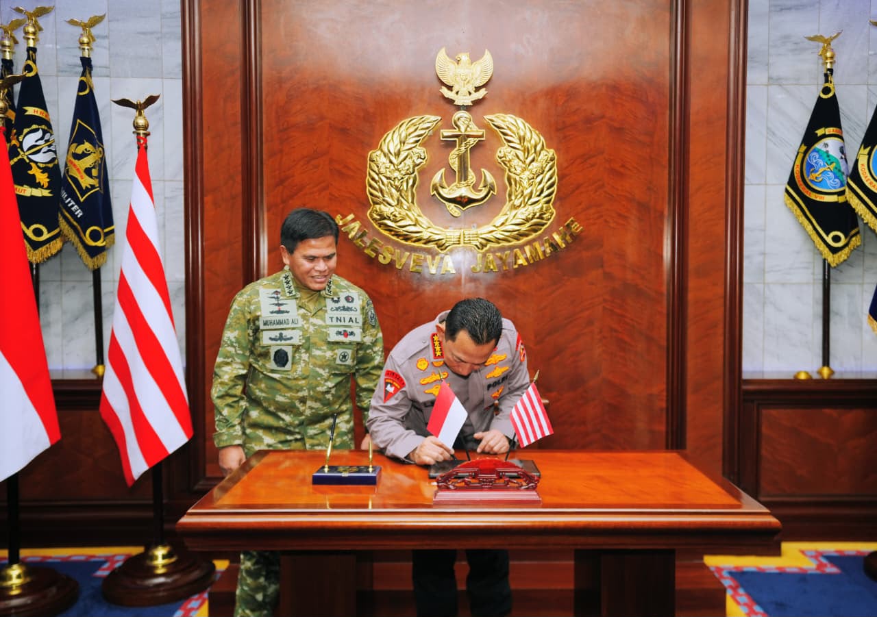 Kapolri Bersama Menko Polkam dan Pimpinan Lembaga Negara Perkuat Kebersamaan di Mabes TNI AL
